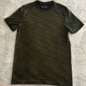 Under Armour, heat gear, Mens size medium athletic shirt